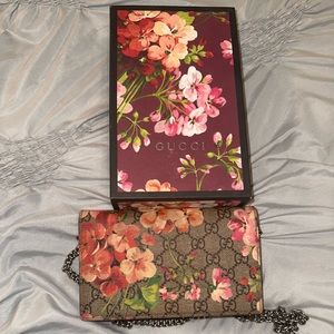 AUTHENTIC GUCCI CROSSBODY BAG